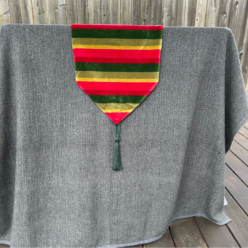 PIER ONE IMPORTS Vtg Holiday Striped Velvet Table Runner w/Tassel Lined #0601257